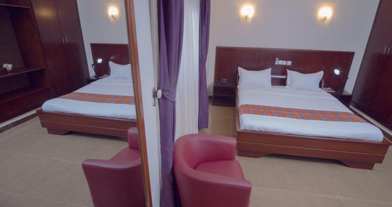 Hotel La Rose Blanche Korhogo Exterior foto