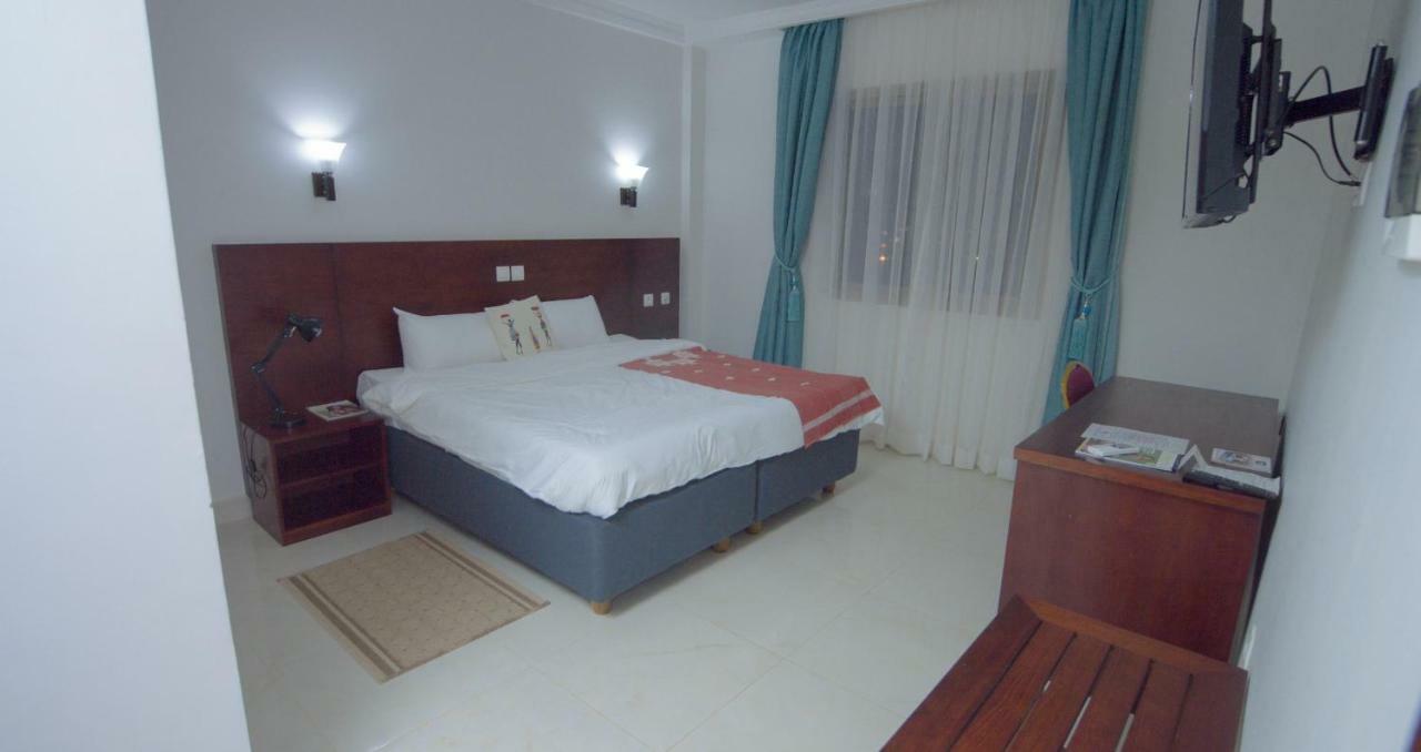 Hotel La Rose Blanche Korhogo Exterior foto